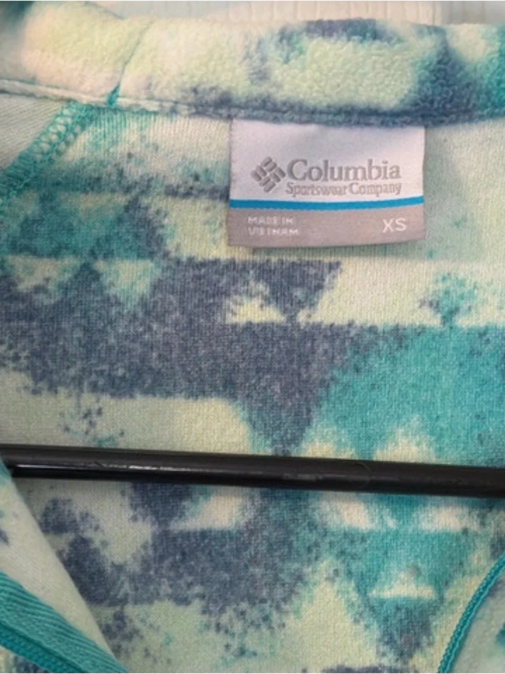 Columbia Aqua and Gray Geometric Quarter-Zip Fleece